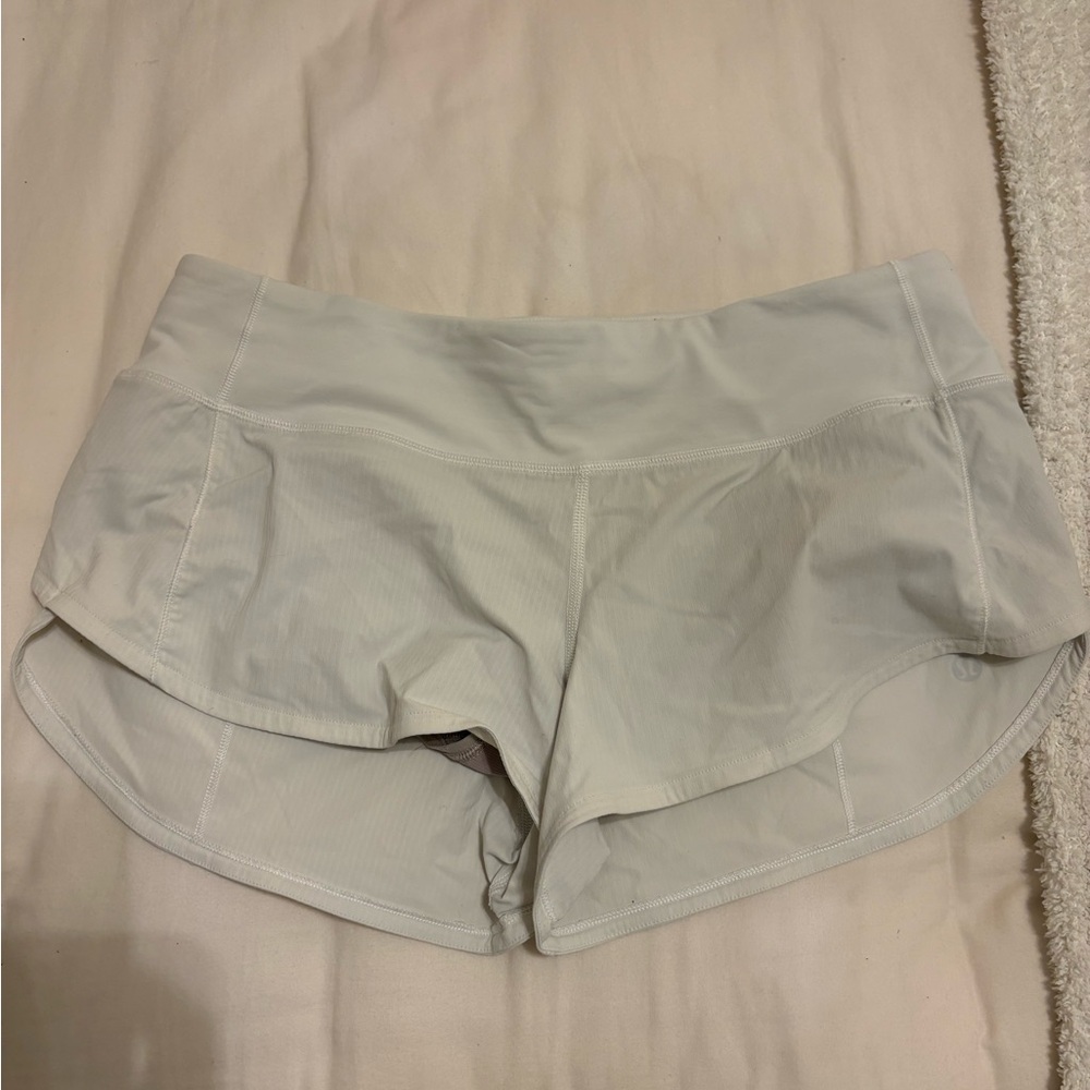 Lululemon Speed Up Low-Rise Short 2.5”, Size 6, White
